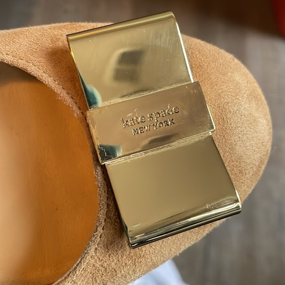 Kate Spade New York Lorin Beige Suede Leather Pump Shoe Gold Bow size 8.5 - Picture 9 of 16